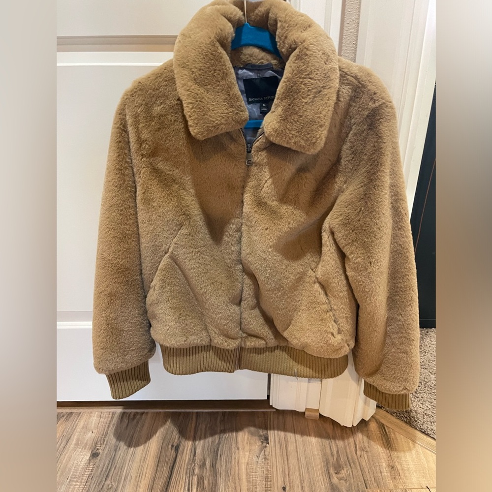 Euc Banana Republic faux fur bomber jacket